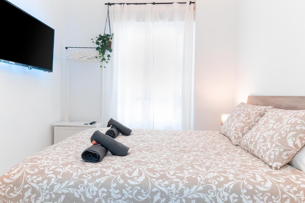 Downtown Apartment Sevilla Bagian luar foto